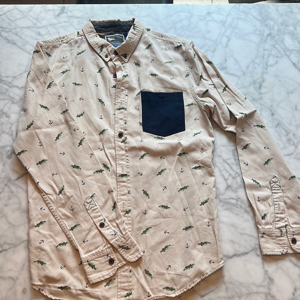 Modern Amusement men’s large long sleeve button down shirt